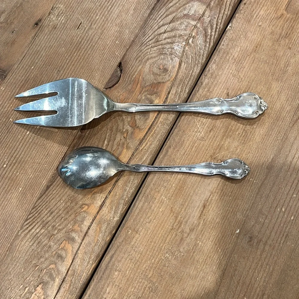 Wm. Rogers Mfg. Co. Royal Splendor 2 piece serving utensils